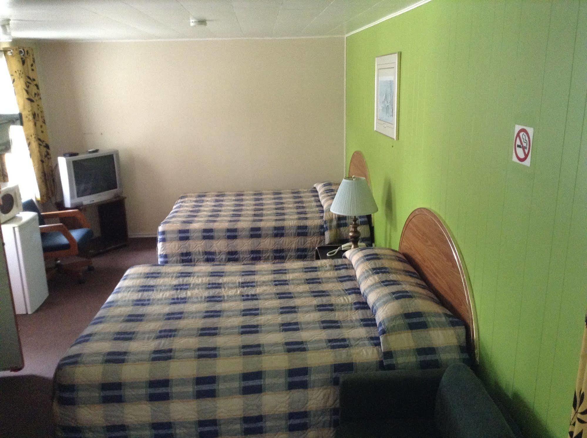 Penny'S Motel Thornbury Exteriör bild